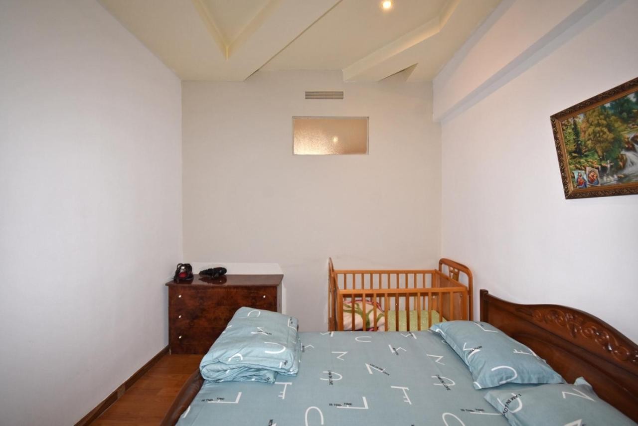Abovyan Street 16, Apartment No 24 Yerevan Exterior photo